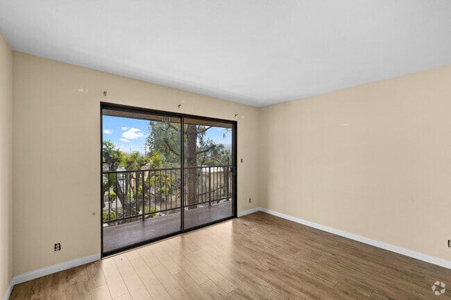 3BR, 2BA - 1,200SF - Living Room
