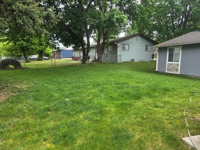 Photo - 1006-1008 E Gilbert Ave Unidad 1008
