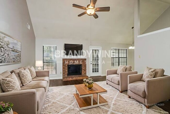 Photo - 5762 Riverhead Ave