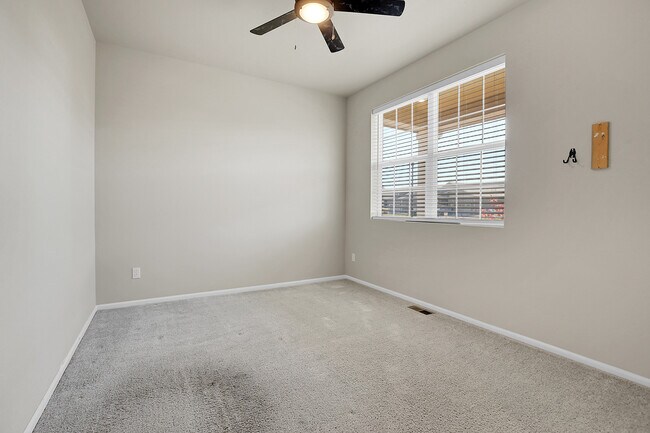 Photo - 997 Goldenrod Pkwy