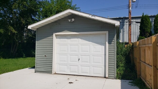 Photo - 1581 Garfield St