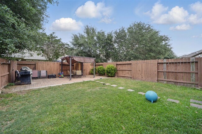 Photo - 6443 Calgary Woods Ln