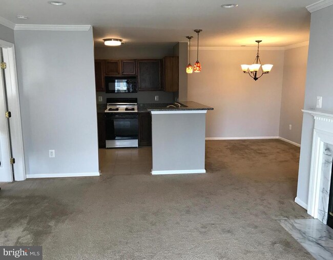 Photo - 13304 Kilmarnock Way Unit 4-C