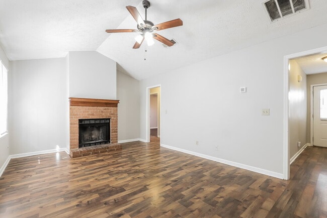 Photo - 1110 Monfort Rd