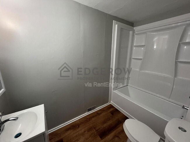 Photo - 298 McLaughlin Ave Unit B