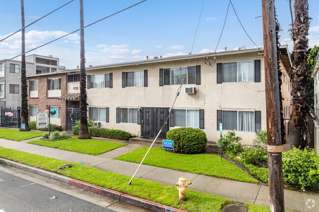 Photo - Chateau Laurel Apartments