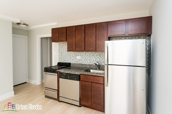 Photo - 422 W Wellington Ave Unit M05B