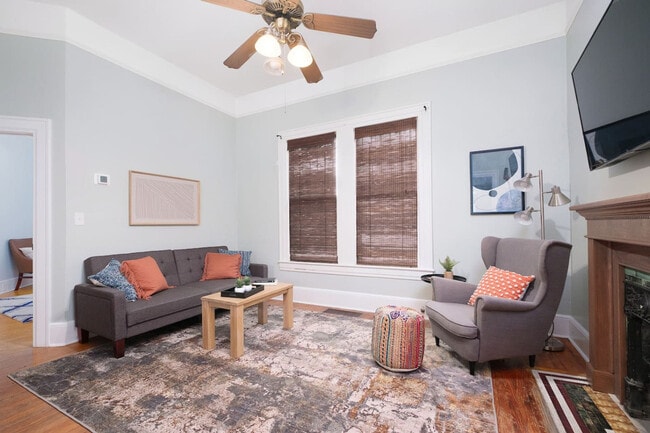 Building Photo - 240 SW 3rd St Unit ID1359104P