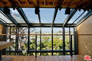 Photo - 2460 Beverley Ave