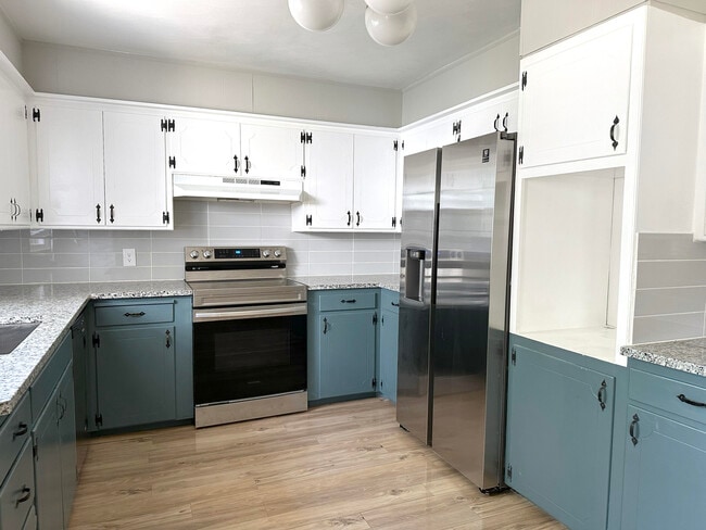 Photo - 2009 43rd St