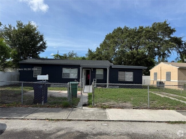 Building Photo - 1240 NW 86th St Rental