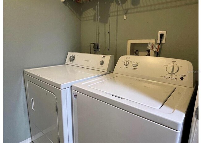 3705 SW 27th St Unit 1113