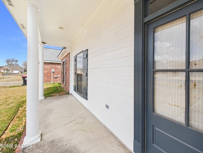 Photo - 104 Cadet Ln