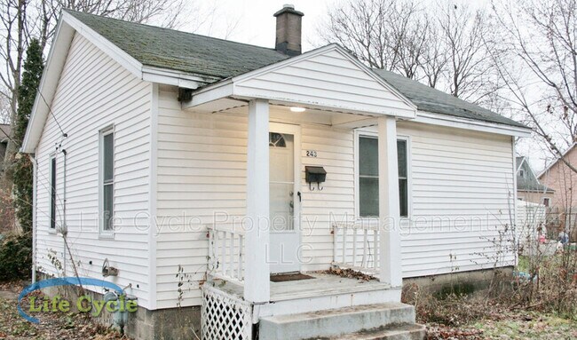 Photo - 243 Michigan St NW