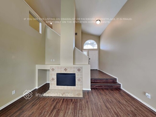 Photo - 892 Pathfinder Way