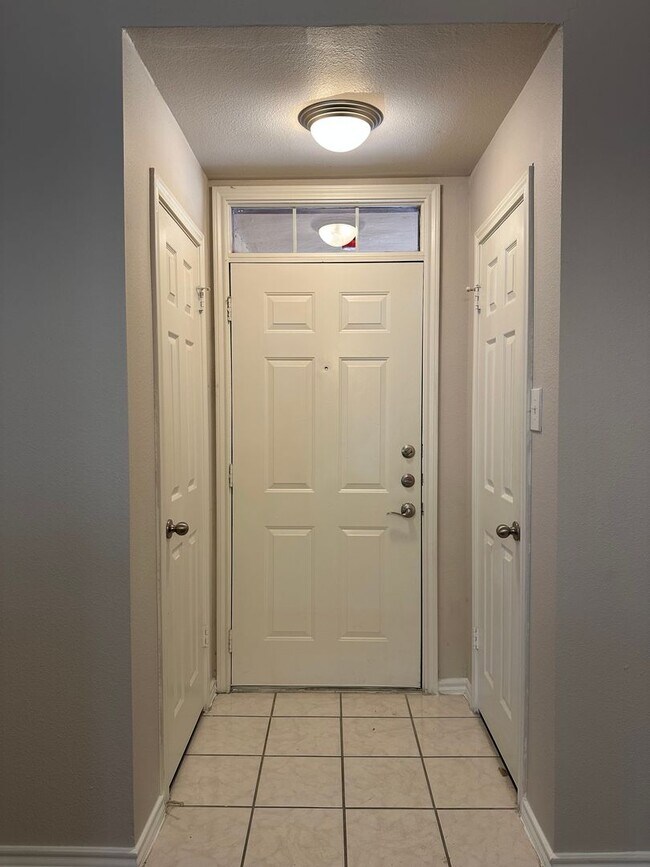 Photo - Pointe 360 @ 222 Condominiums - Huge 2 bedroom w attached Garage - $1295 Rent w Credit - Pool