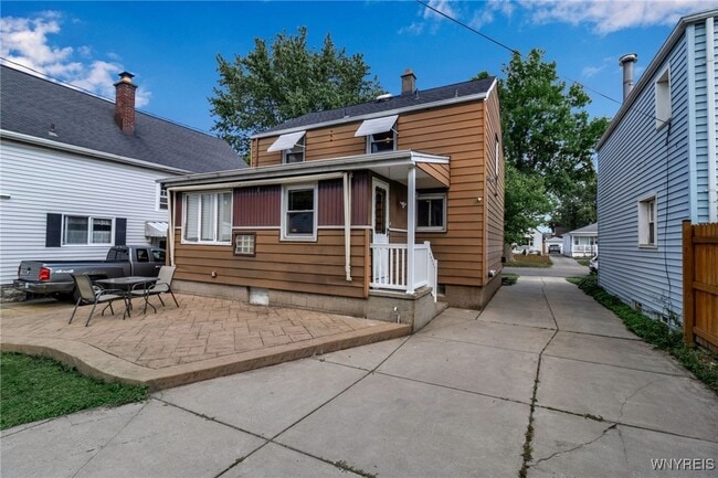 Photo - 178 Wellington Ave