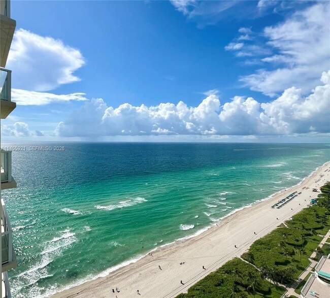 Building Photo - 16699 Collins Ave Unit 2501