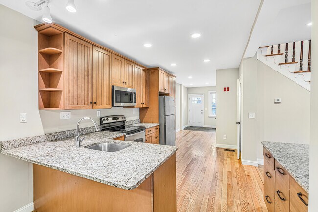 Photo - 428 Main St Unit 1