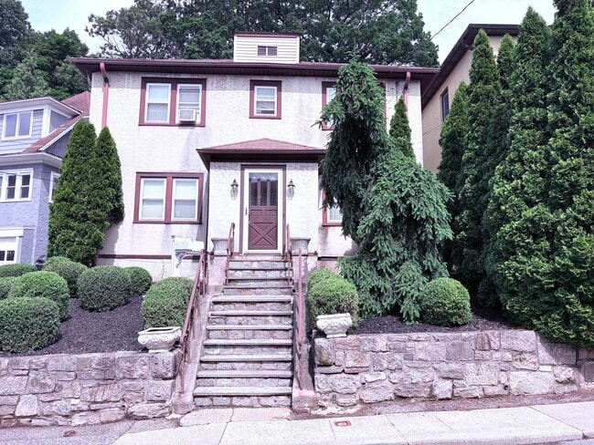 Building Photo - 156 Wallace St Unit 1