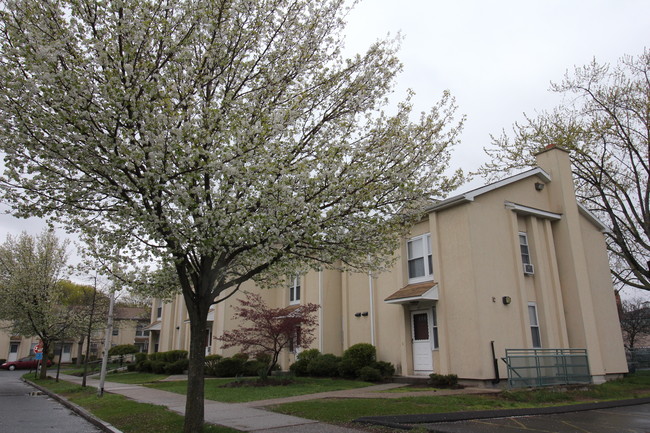 Building Photo - Florence Virtue Rental