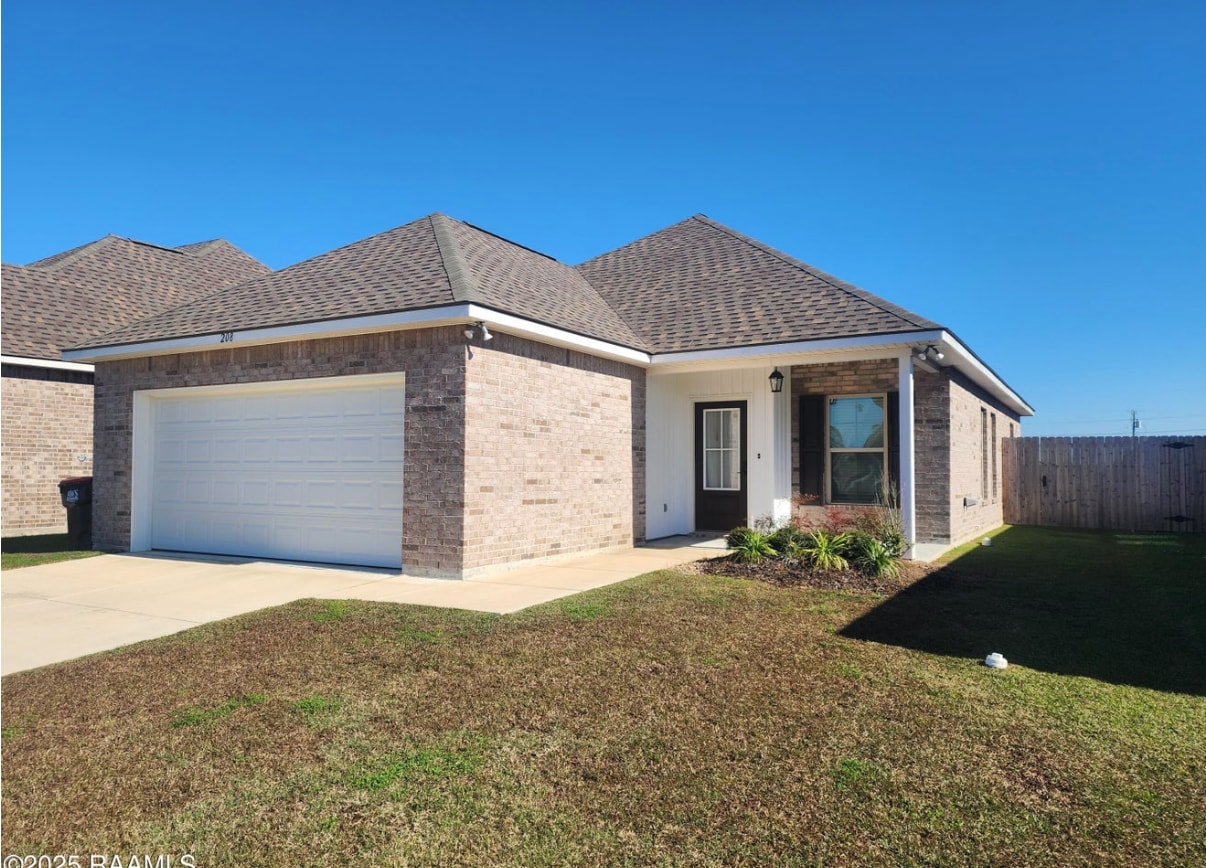 Photo - 208 Stockbridge Ln