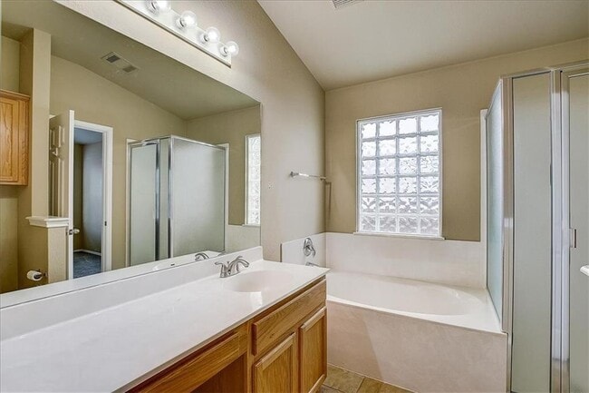 Photo - 2207 Jesse Owens Dr