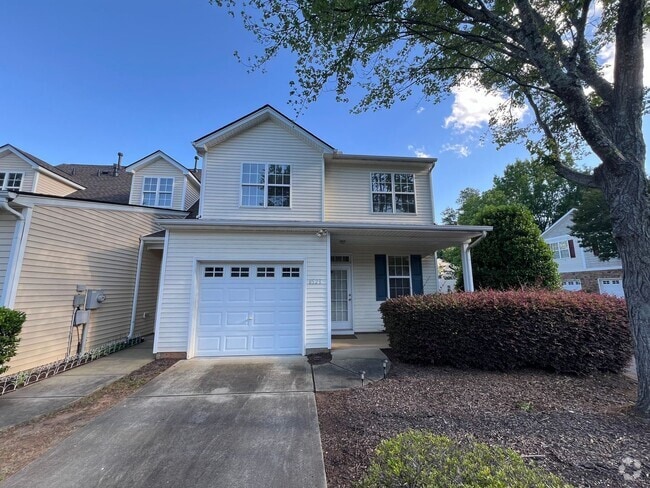 Building Photo - Beautiful 3BD, 2.5BA Raleigh Townhome in t...