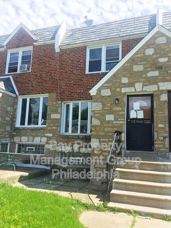 Photo - 351 E Claremont Rd
