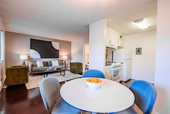 Photo - 3914 Avenue D Unit 207