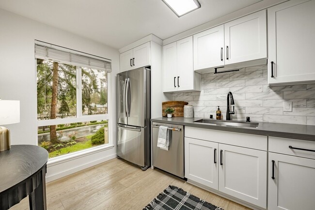 Photo - 2Bd/2Ba Bellevue Condo Unit D1