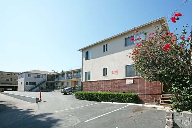 1247 Viola Ave