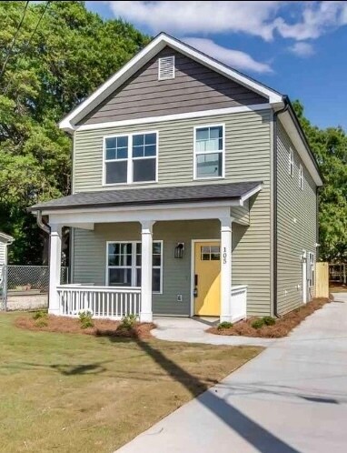 Photo - 105 Landwood Ave