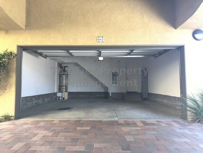 Photo - **Gated 3 bed, 3 bath Townhome with 2-Car ...