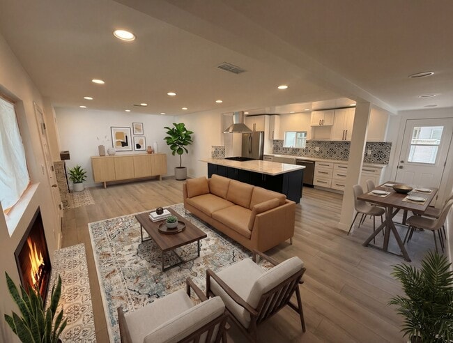 Building Photo - 11614 Riverside Dr Unit 11614