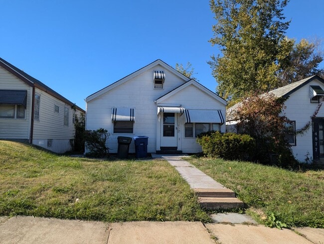 Building Photo - 4873 Woodstock Ave