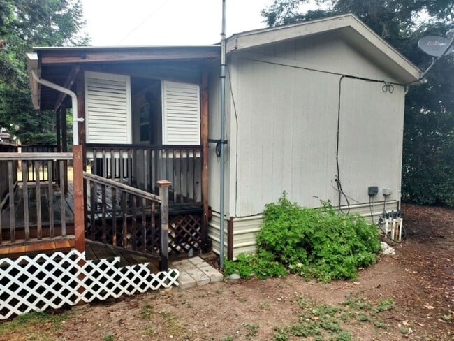 Photo - 3959 Cartwright St