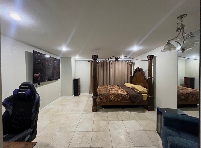 Photo - 2016 Main St Unit 1708