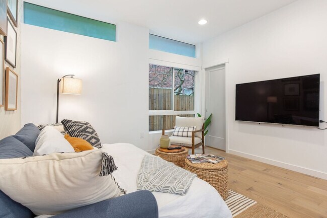 Photo - 628 10th Ave E Unidad SI ID1036000P