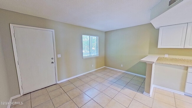 Photo - 4750 Seahawk Ct Unit 8
