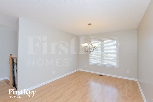 Photo - 979 Hickory St