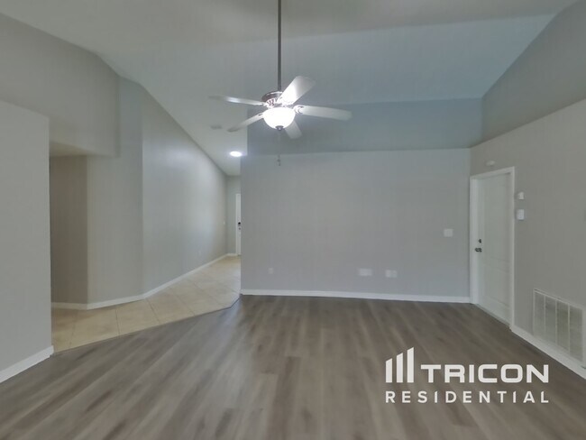 Photo - 1152 Tryon Cir