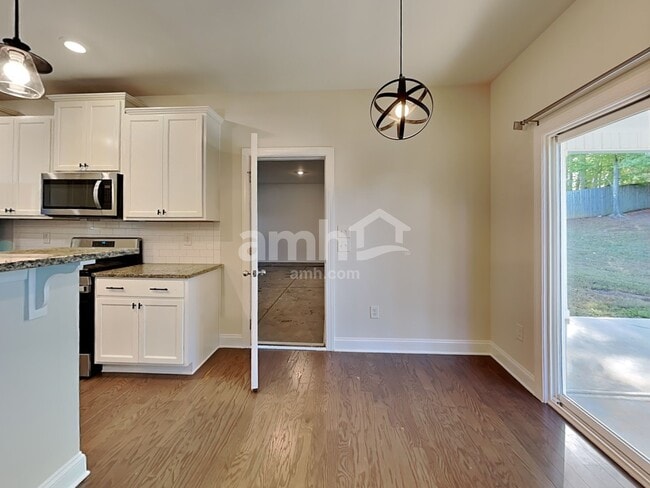 Photo - 102 White Ash Ln