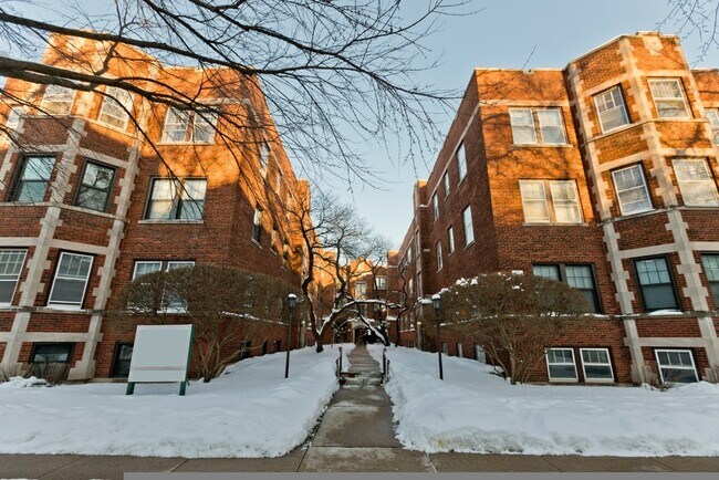 Building Photo - 735 Hinman Ave Rental
