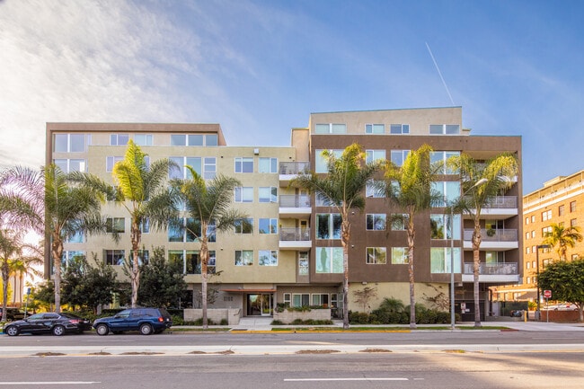 Photo - 3100 Sixth Ave Unidad 307