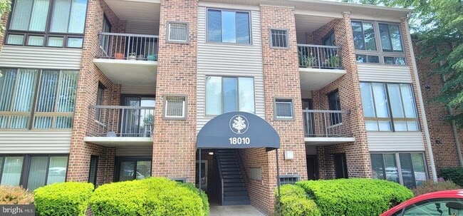 Building Photo - 18010 Chalet Dr Unit 204 Rental