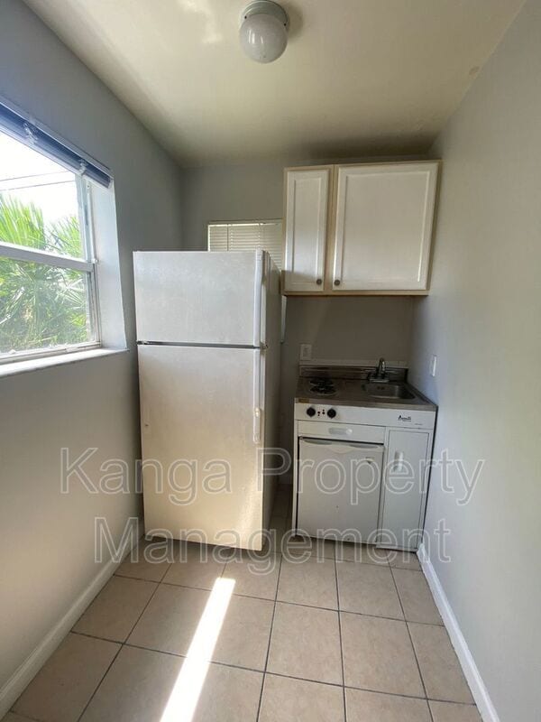 Photo - 1497 W 34th St Unit #3B
