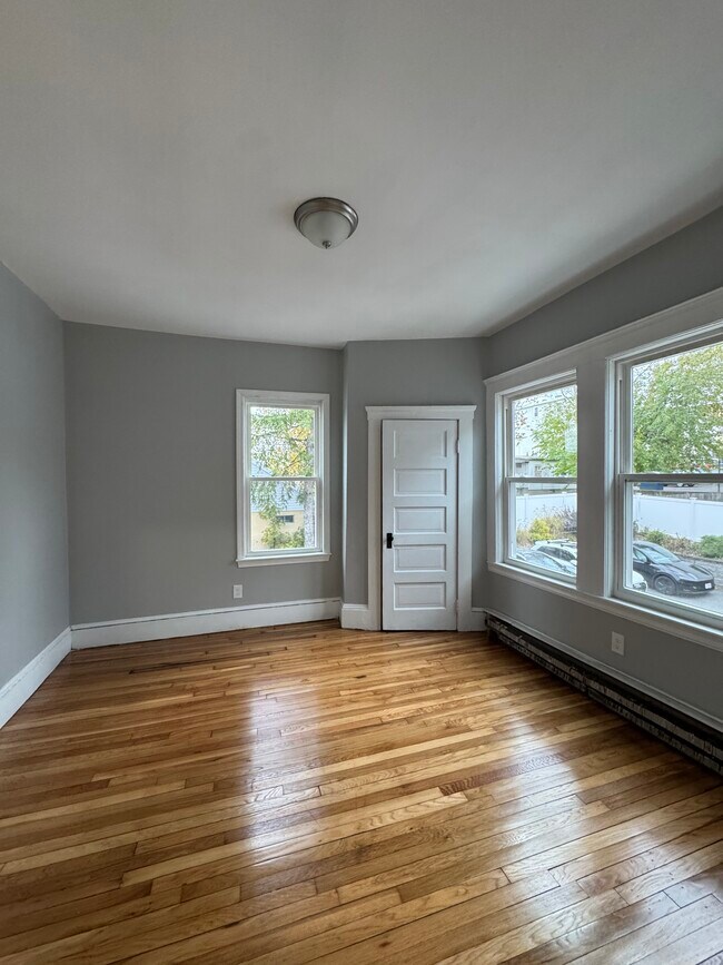 Photo - 10 Wakefield Ave