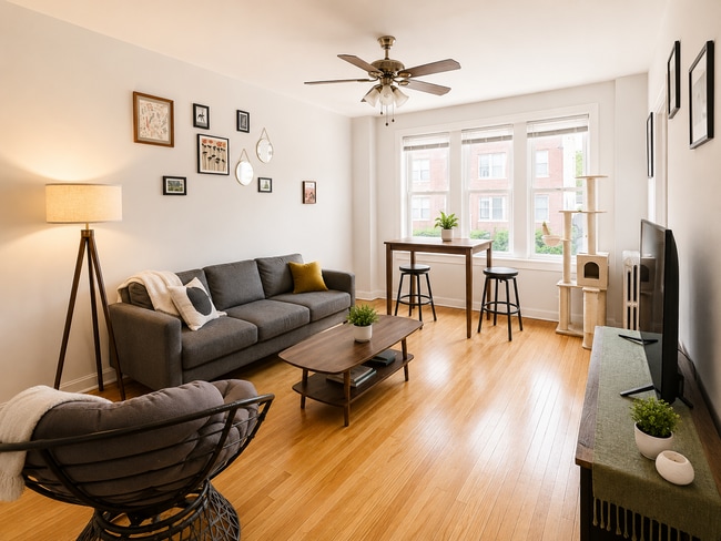 Building Photo - 1635 West Morse-102 Unit 102