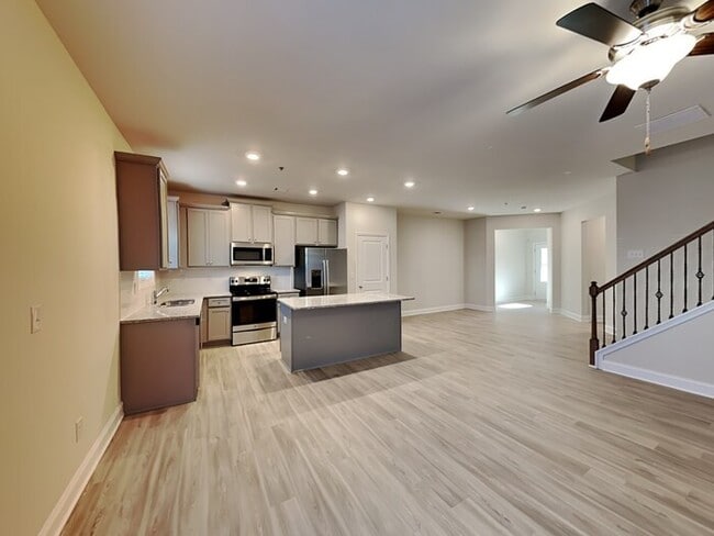 Photo - 122 Wayne Ln